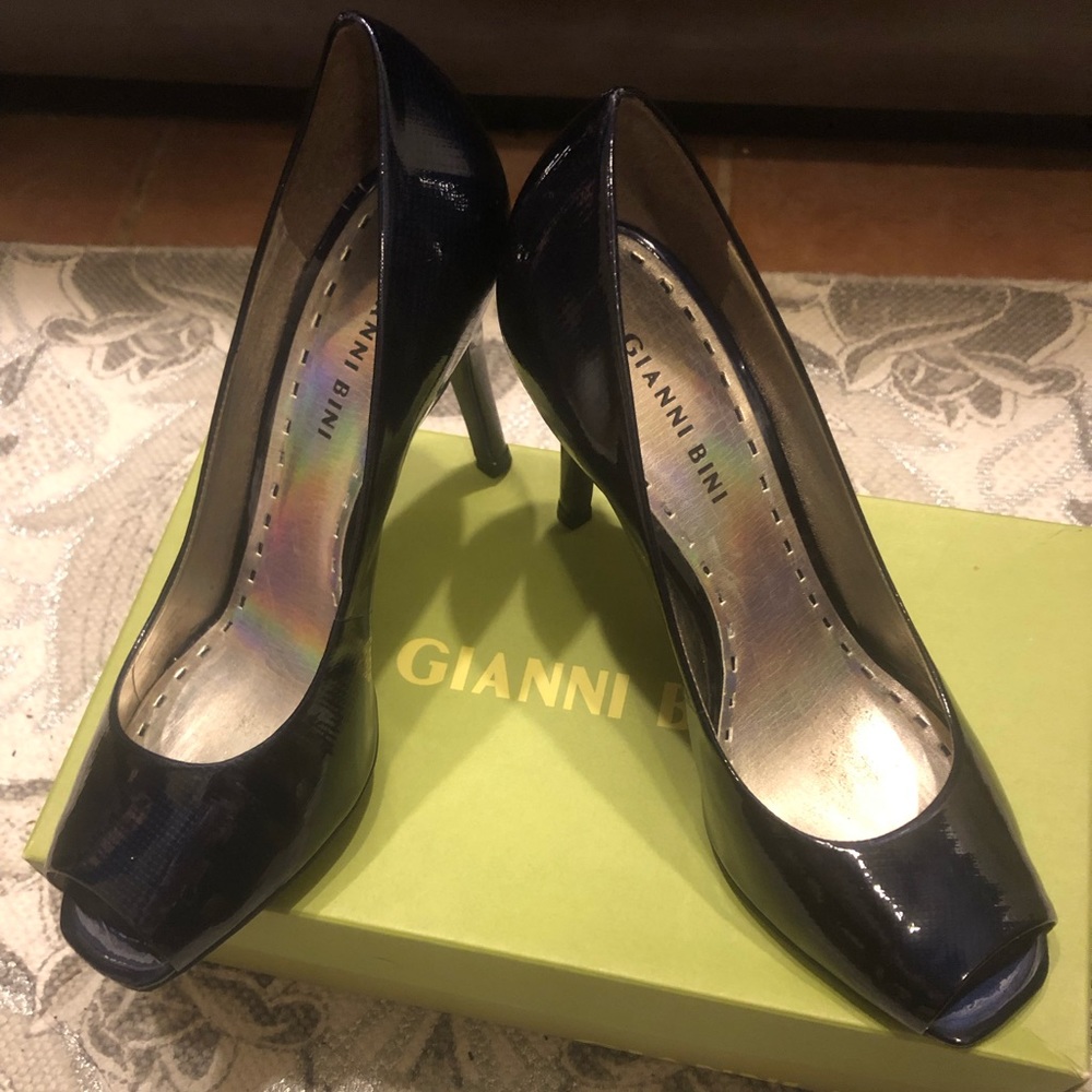 Gianni Bini Marine Blue Heels Size 8 1/2